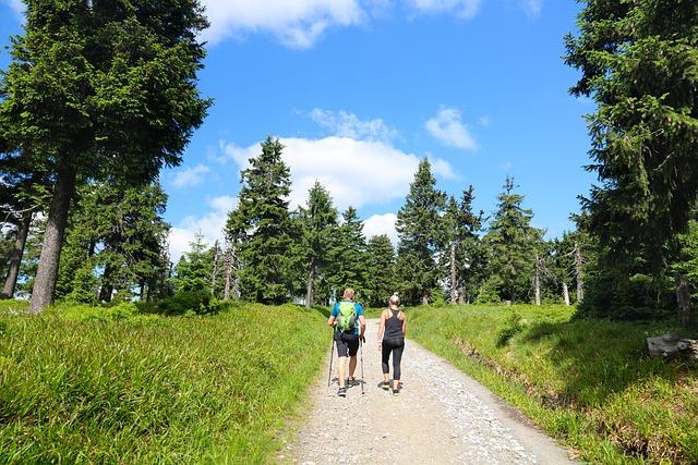 Volba správných doplňků pro pohodlnější treking